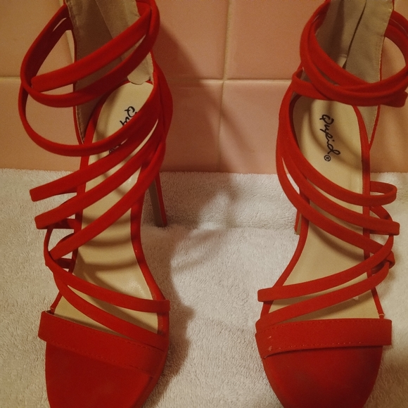 Qupid Strappy Red stilettos - Picture 2 of 8